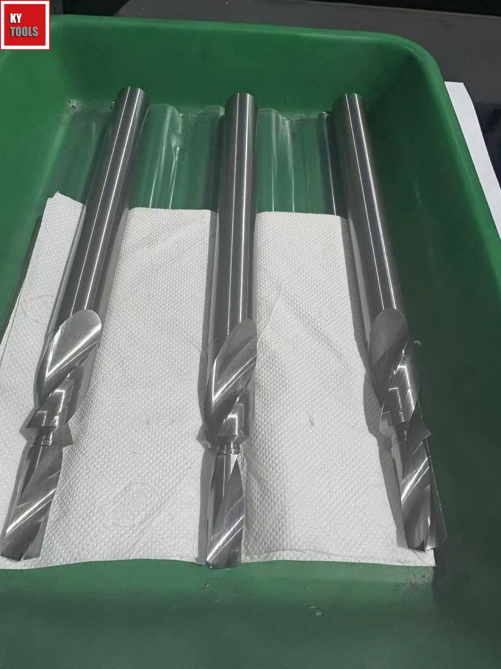 Coolant-thru solid carbide drills from China drill manufacturers
